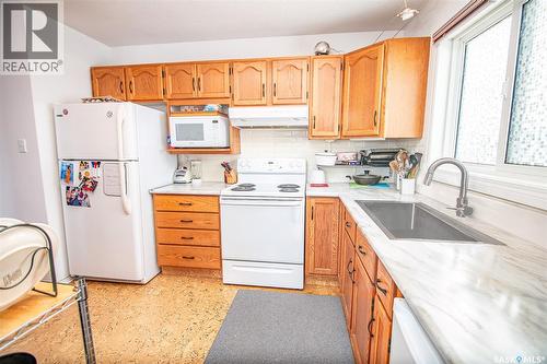 C2 532 River Street E, Prince Albert, SK - Indoor Photo Showing Kitchen