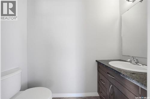 512 103 Klassen Crescent, Saskatoon, SK - Indoor Photo Showing Bathroom