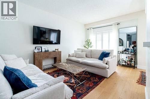 60 Cloverleaf Drive Unit# 48, Ancaster, ON - Indoor Photo Showing Living Room