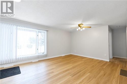 285 Omer, Chelmsford, ON - Indoor Photo Showing Other Room