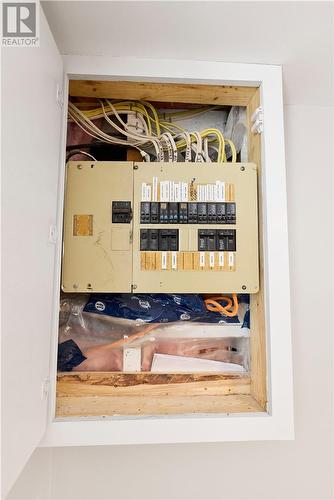 285 Omer, Chelmsford, ON - Indoor Photo Showing Other Room