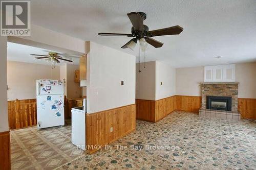 445 Fifth Street, Collingwood, ON - Indoor With Fireplace