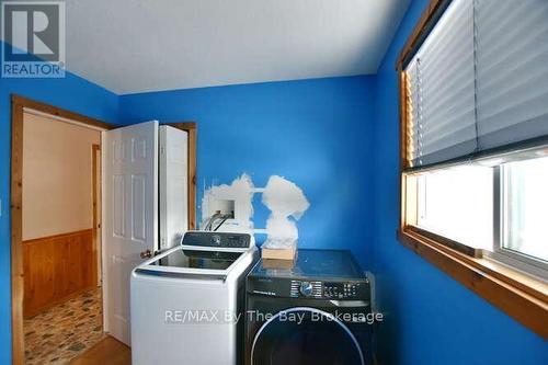 Bedroom - 445 Fifth Street, Collingwood, ON - Indoor Photo Showing Laundry Room