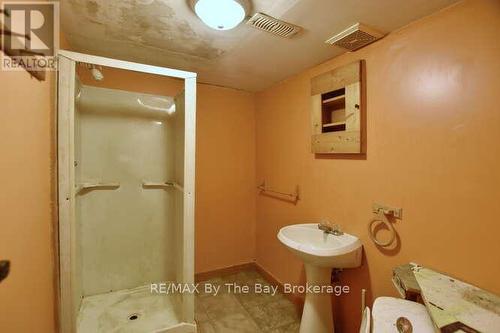 445 Fifth Street, Collingwood, ON - Indoor Photo Showing Bathroom