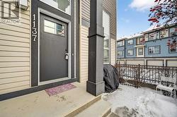 Private corner END UNIT patio with gas line for BBQ - 