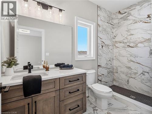 34 Marie Street Street, Fonthill, ON - Indoor Photo Showing Bathroom