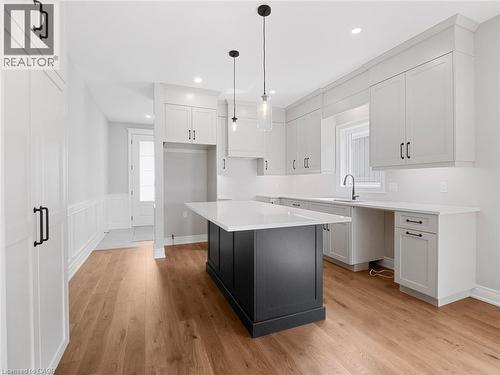 34 Marie Street Street, Fonthill, ON - Indoor Photo Showing Kitchen With Upgraded Kitchen