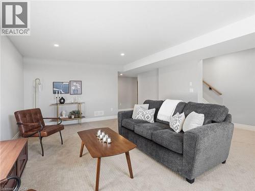34 Marie Street Street, Fonthill, ON - Indoor Photo Showing Living Room