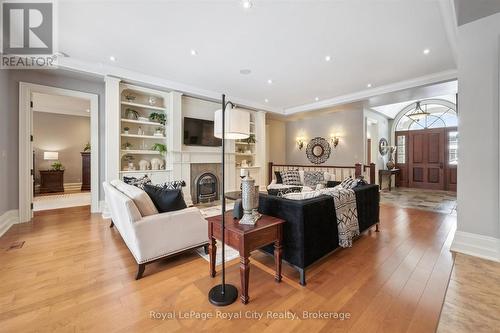 63 Metcalfe Street, Guelph (St. George'S), ON - Indoor Photo Showing Living Room With Fireplace