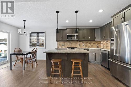 46 Westlake Drive, St. Thomas, ON - Indoor Photo Showing Kitchen With Upgraded Kitchen