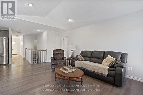 46 Westlake Drive, St. Thomas, ON - Indoor Photo Showing Living Room