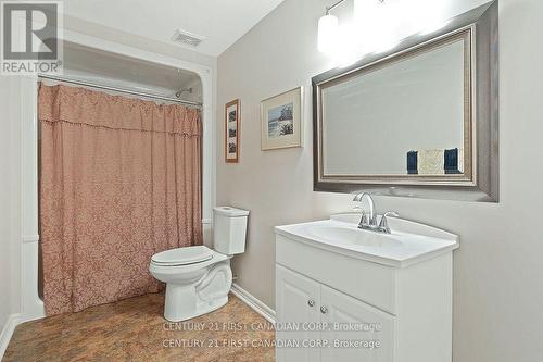 46 Westlake Drive, St. Thomas, ON - Indoor Photo Showing Bathroom