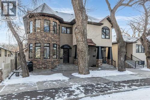 2, 19 2 Street NE  Medicine Hat, AB T1A 5K6