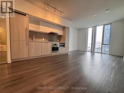 908 - 138 DOWNES STREET  Toronto, ON M5E 0E4