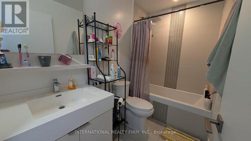 206 - 28 Avondale Avenue, Toronto, ON - Indoor Photo Showing Bathroom
