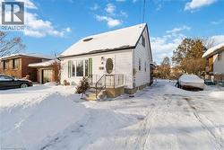 13 BARNES Avenue  Brantford, ON N3R 4Y9