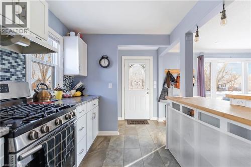 13 Barnes Avenue, Brantford, ON - Indoor Photo Showing Kitchen