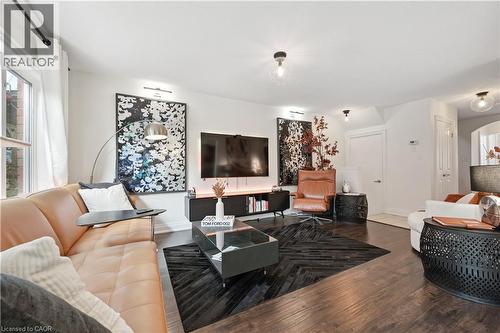 140 Veronica Drive, Kitchener, ON - Indoor Photo Showing Living Room