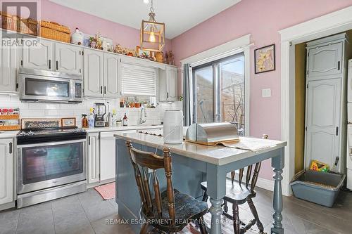 1316 King Street E, Hamilton, ON - Indoor Photo Showing Kitchen