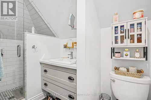 1316 King Street E, Hamilton, ON - Indoor Photo Showing Bathroom