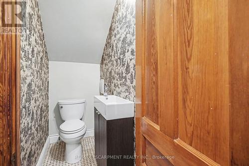 1316 King Street E, Hamilton, ON - Indoor Photo Showing Bathroom