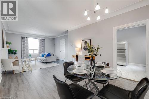 4 Madison Avenue, Hamilton, ON - Indoor