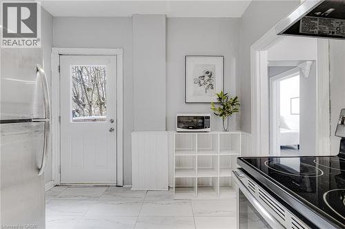 4 Madison Avenue, Hamilton, ON - Indoor