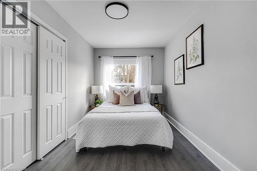 4 Madison Avenue, Hamilton, ON - Indoor Photo Showing Bedroom