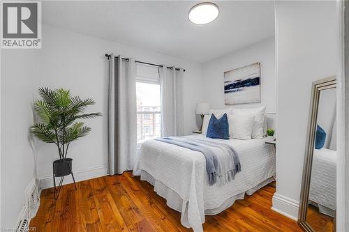 4 Madison Avenue, Hamilton, ON - Indoor Photo Showing Bedroom