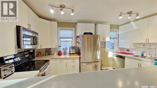 45 Ingersoll Crescent, Regina, SK - Indoor Photo Showing Kitchen With Double Sink