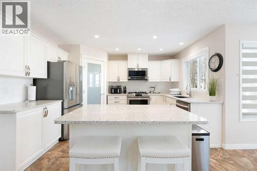 25 Cranwell Place Se, Calgary, AB - Indoor Photo Showing Kitchen