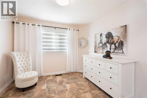 25 Cranwell Place Se, Calgary, AB - Indoor Photo Showing Other Room