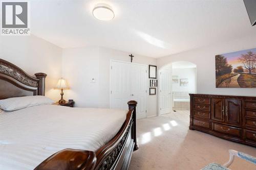 25 Cranwell Place Se, Calgary, AB - Indoor Photo Showing Bathroom