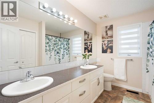 25 Cranwell Place Se, Calgary, AB - Indoor Photo Showing Bedroom