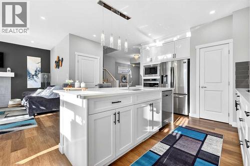 37 Evansfield Manor Nw, Calgary, AB - Indoor Photo Showing Kitchen With Upgraded Kitchen
