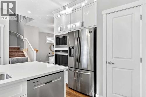 37 Evansfield Manor Nw, Calgary, AB - Indoor Photo Showing Kitchen