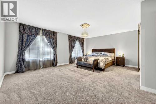 37 Evansfield Manor Nw, Calgary, AB - Indoor Photo Showing Bedroom