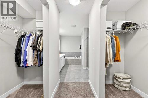 37 Evansfield Manor Nw, Calgary, AB - Indoor With Storage