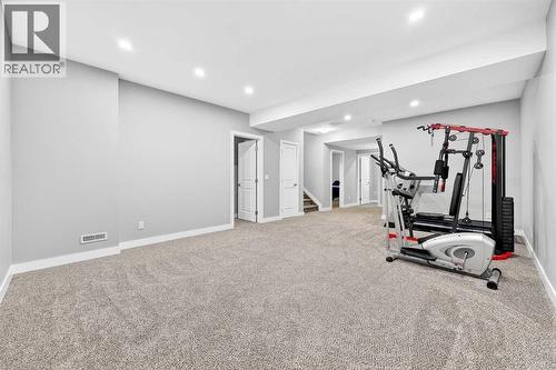 37 Evansfield Manor Nw, Calgary, AB - Indoor Photo Showing Gym Room