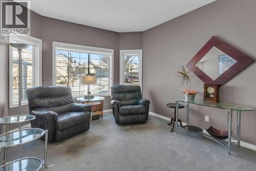 53 Scimitar Heath Nw, Calgary, AB - Indoor Photo Showing Living Room
