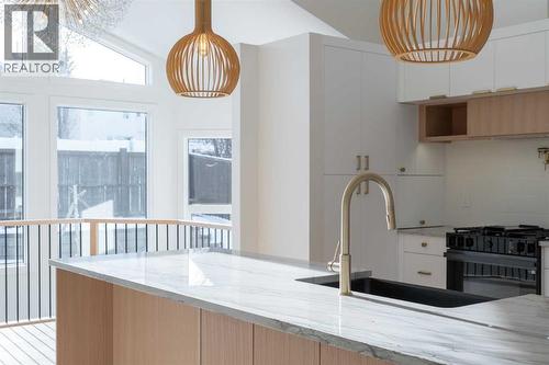 Kitchen - 58 Edgevalley Close Nw, Calgary, AB - Indoor Photo Showing Kitchen