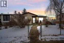 120 Castlebrook Rise NE  Calgary, AB T3J 1P1