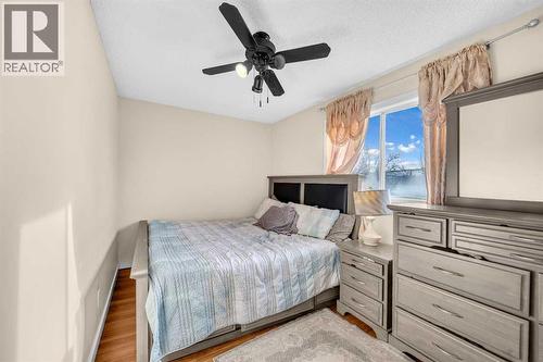 120 Castlebrook Rise Ne, Calgary, AB - Indoor Photo Showing Bedroom