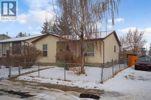 120 Castlebrook Rise Ne, Calgary, AB - Outdoor With Exterior