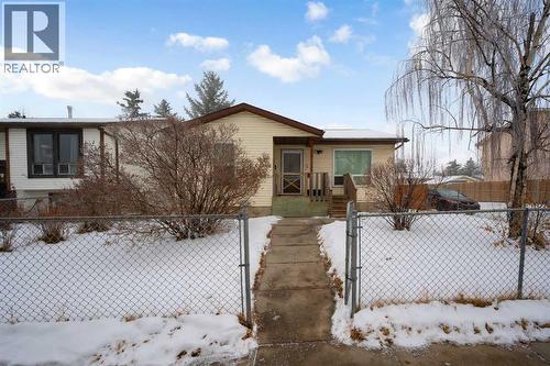 120 Castlebrook Rise Ne, Calgary, AB - Outdoor