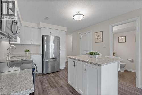 1989 Ottawa Street S Unit# 21D, Kitchener, ON - Indoor Photo Showing Kitchen