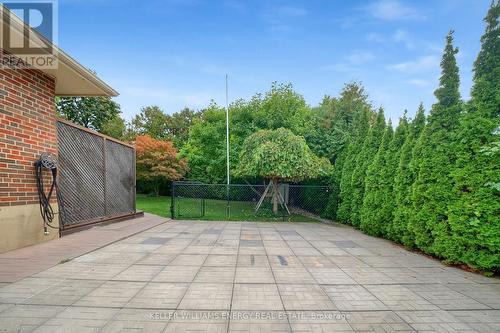 607 Newman Crescent, Whitby (Downtown Whitby), ON - Outdoor