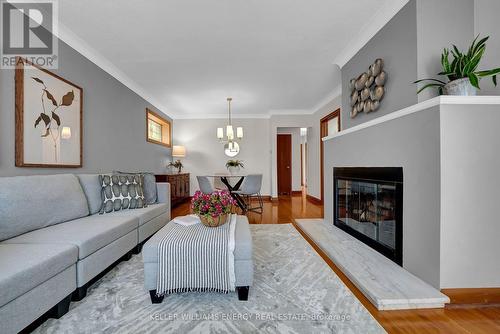 607 Newman Crescent, Whitby (Downtown Whitby), ON - Indoor Photo Showing Living Room With Fireplace