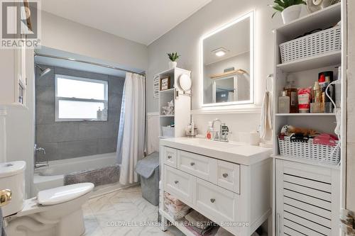 35613 Victoria Street, Southwold (Fingal), ON - Indoor Photo Showing Bathroom