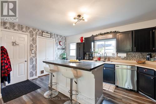 35613 Victoria Street, Southwold (Fingal), ON - Indoor Photo Showing Kitchen